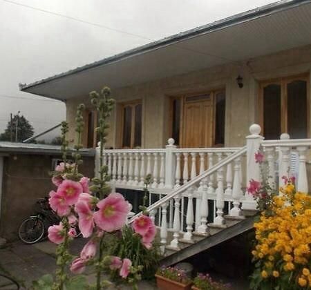Nino'S Guest House Stepancminda Exteriér fotografie